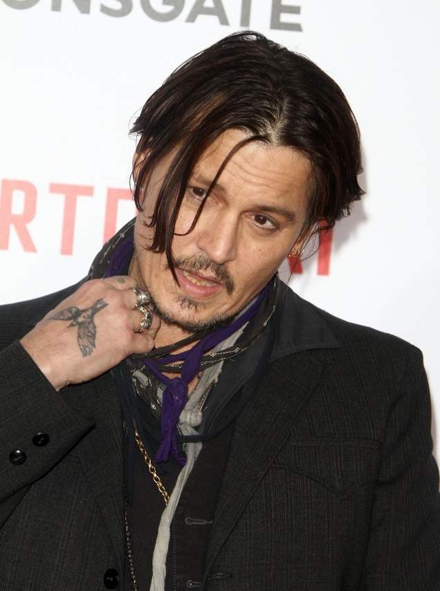 FOTO / E încă minoră, dar frumuseţea ei este răvăşitoare! Cum arată fiica celebrului actor Johnny Depp! Va frânge multe inimi