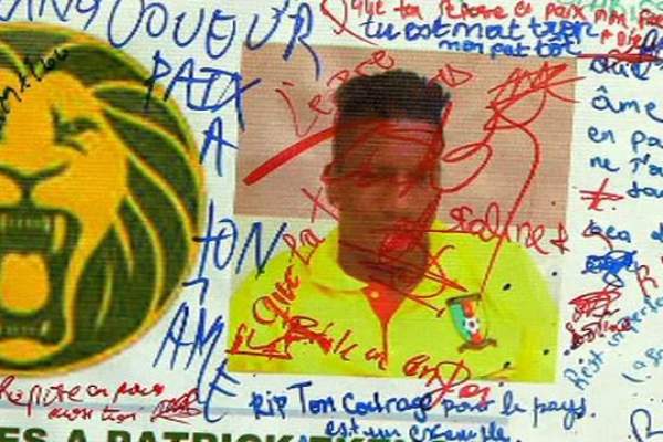 FOTO / Lacrimi în Camerun! Trupul lui Patrick Ekeng a ajuns acasă!