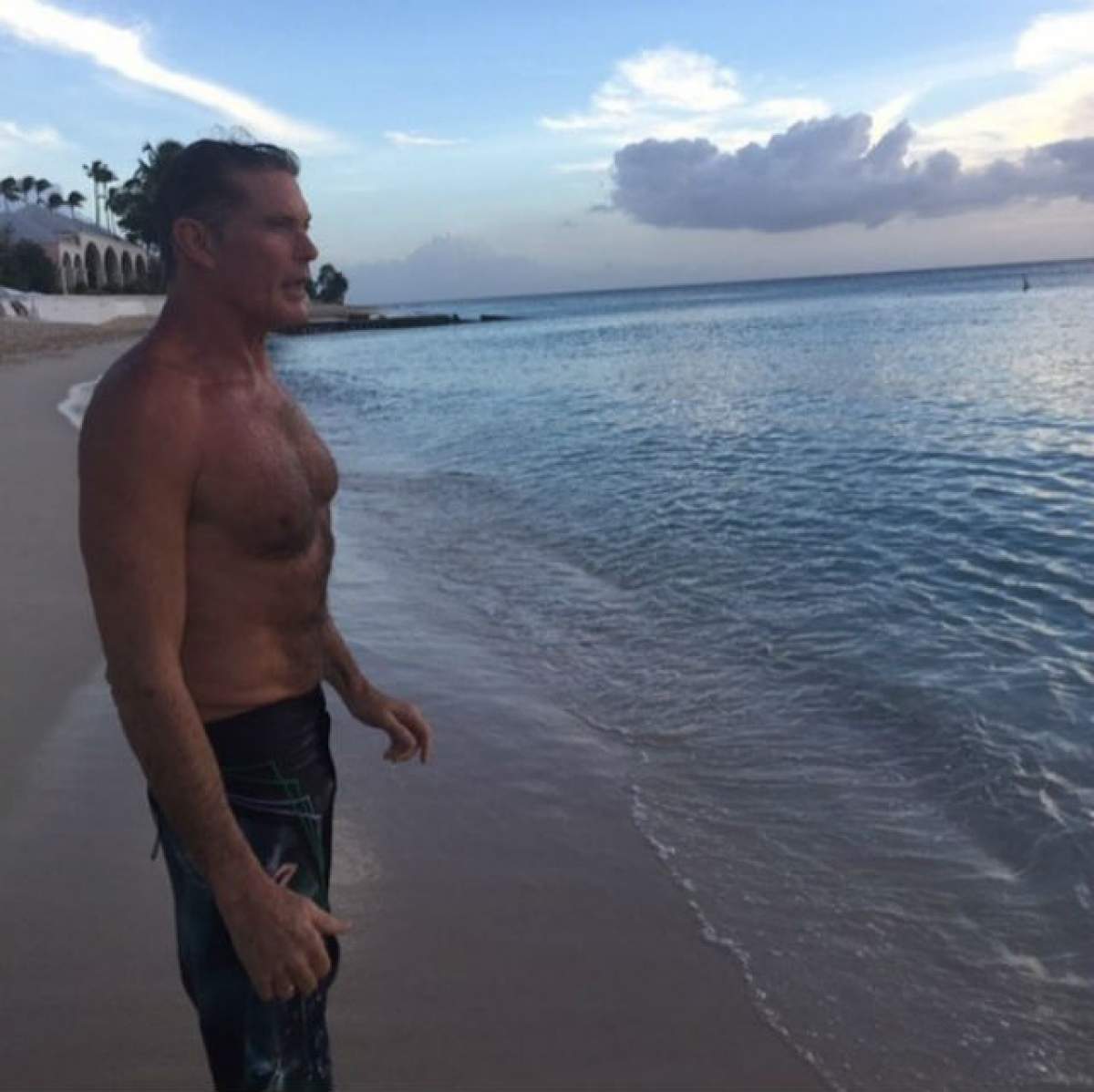 VIDEO / David Hasselhoff, actorul din serialul "Baywatch", face furori şi la 63 de ani. Cât de bine arată