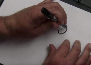 VIDEO / E orb din naştere şi i s-a cerut să deseneze ce "vede". Ce a apărut pe foaia lui e incredibil