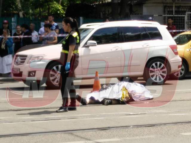 FOTO / Accident mortal pe linia tramvaiului 21! Un om a fost lovit de un tir