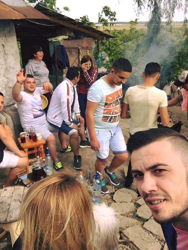 FOTO / Nimeni nu s-ar fi aşteptat la aşa ceva! Unde şi-au petrecut Paştele Elly şi Cristian de la "Mireasă pentru fiul meu"