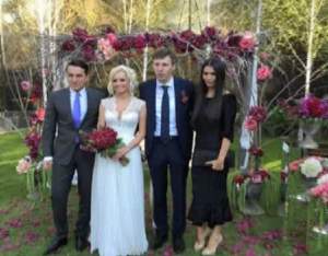 VIDEO & FOTO / Elena Băsescu, injectată până în măduva oaselor! Cum a apărut la nunta naşului său