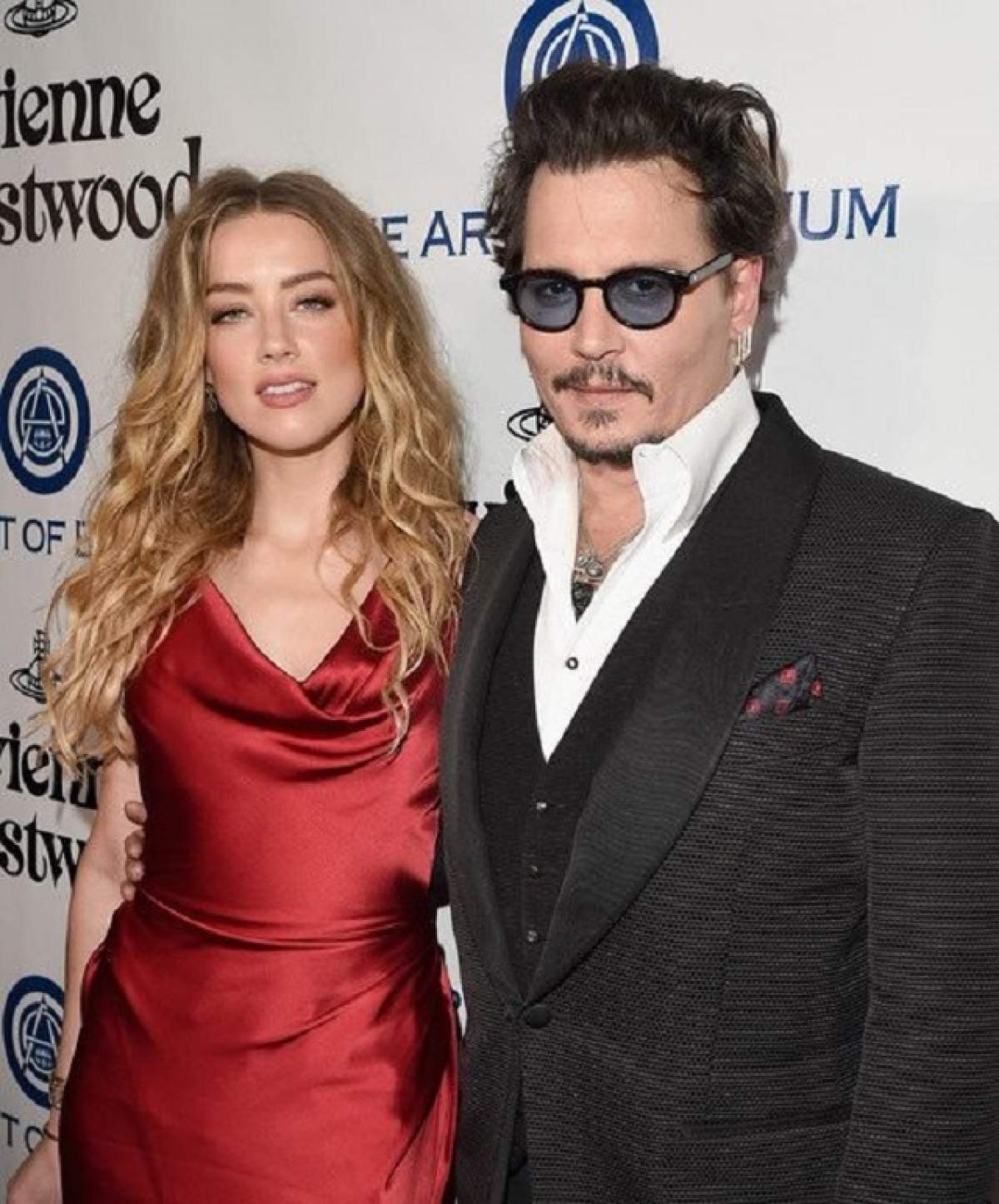 E OFICIAL! Johnny Depp şi Amber Heard divorţează