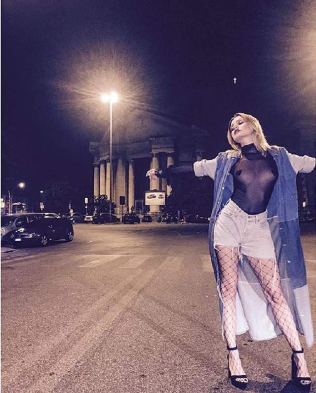 FOTO / Alexandra Stan, o nouă apariţie nerecomandată cardiacilor! S-a pozat aşa şi a strâns mii de aprecieri!