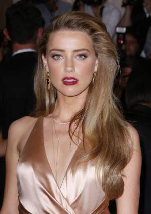 Detalii care dau totul peste cap! Reacţia fostelor soţii ale lui Johnny Depp la acuzaţiile aduse de Amber Heard!