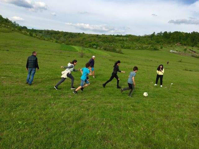 FOTO / Adela Popescu mai are puțin până când va naște, dar nu a vrut să piardă acest moment! Cum a petrecut Paștele cu Radu Vâlcan