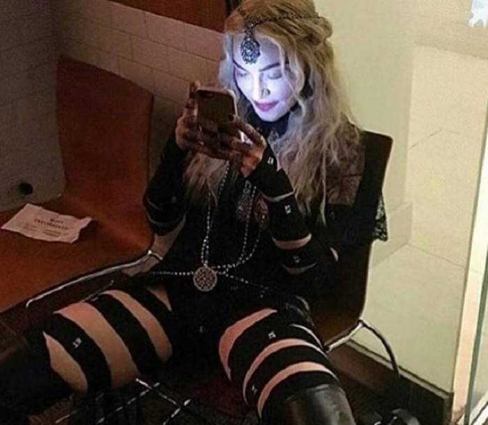 VIDEO / A mers prea departe?! Madonna a simulat sexul oral online. au devenit Spynews.ro
