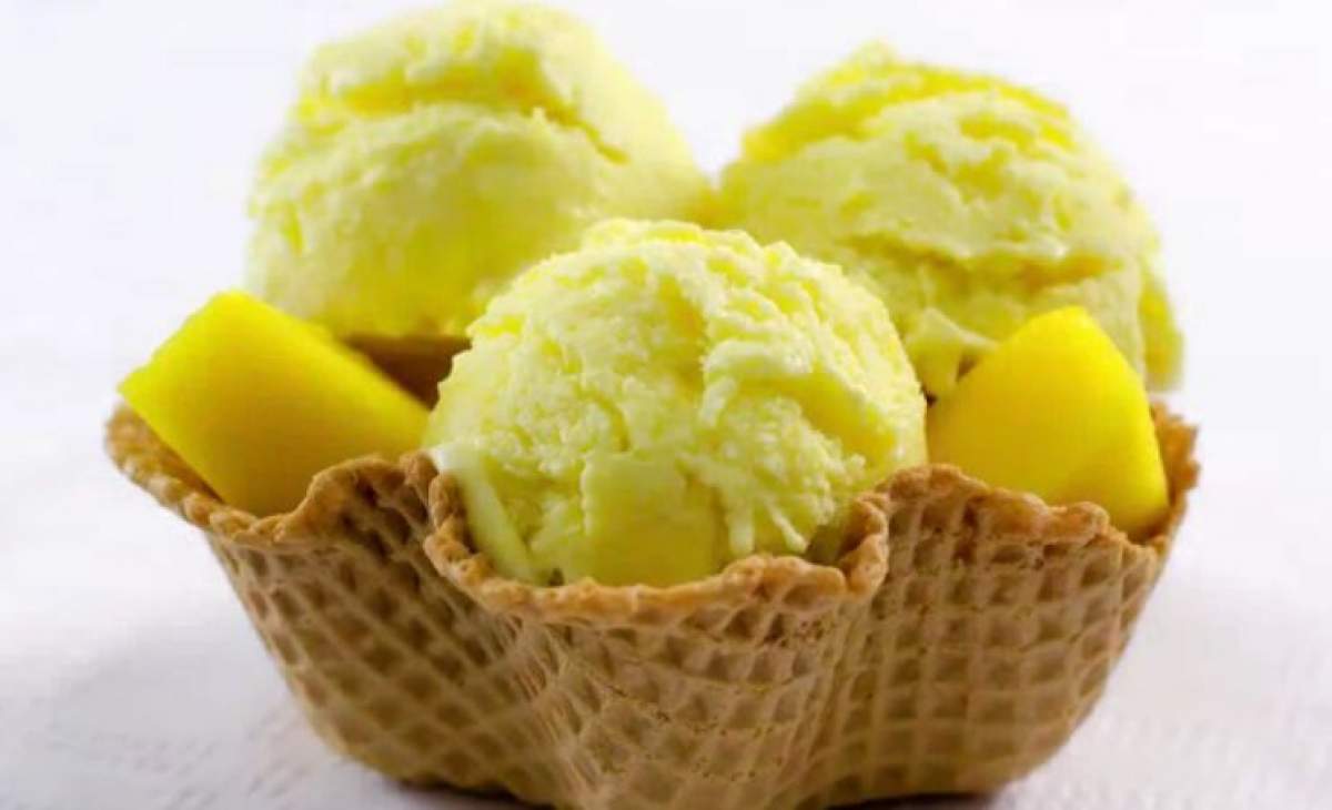 REŢETA ZILEI - MARŢI: Sorbet de mango cu rodie, un desert gata în 5 minute şi perfect pentru după-amiezele caniculare