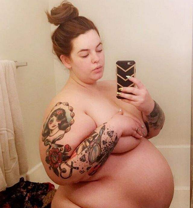 FOTO / Tess Holliday şi-a etalat burta de gravidă în costum de baie! Fotomodelul XXL este extrem de mândru de formele lui