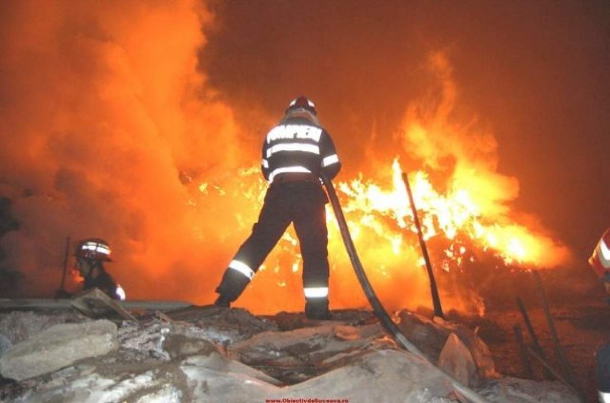 Incendiu puternic în Capitală, cu degajări mari de fum! Pompierii sunt la fața locului