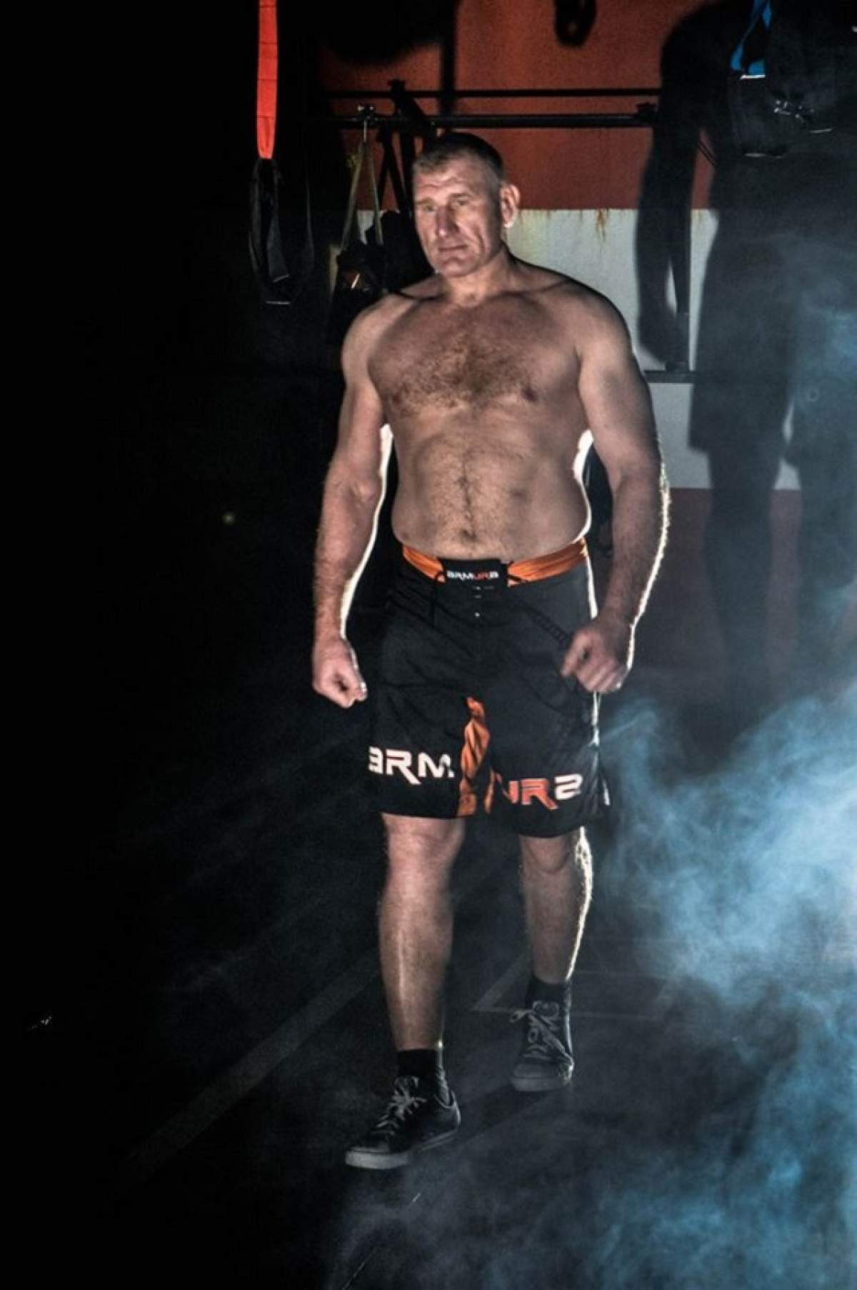 Luptătorul Tolea şi-a luat un animal de casă! Toţi au rămas mască atunci când au văzut ce "bestie" îl apără acum pe campionul din cuşca de MMA!