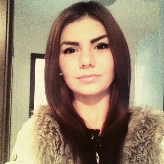 Imagini fierbinţi cu o bombă sexy de la Şcoala de Poliţie! Bărbaţii ar face coadă la ea, pentru a fi încătuşaţi