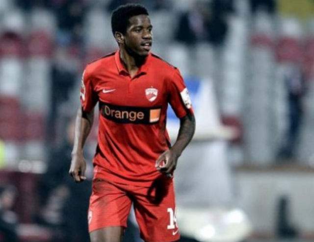 Patrick Ekeng, fotbalistul echipei Dinamo Bucureşti, s-a stins din viaţă după ce s-a prăbuşit pe teren