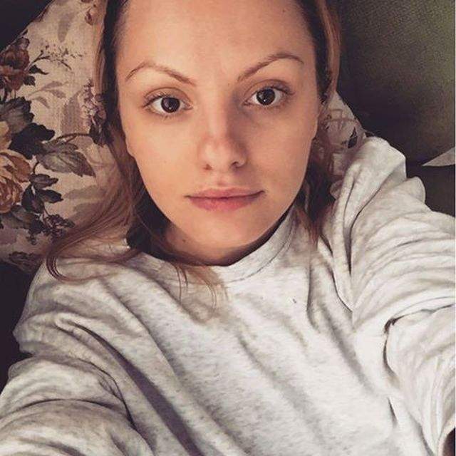 Pe scenă este o adevărată divă, dar iată cum arată Alexandra Stan atunci când nu face nimic! Numai iubitul ei o vede așa