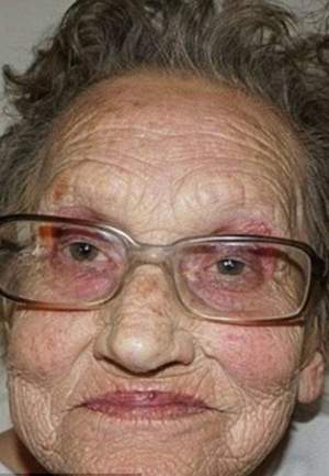 EXPERIMENT INEDIT făcut de o NEPOATĂ. Așa arăta bunica ei înainte să fie machiată. După ce a folosit trusa de make-up, imaginile cu bătrânica au ajuns virale
