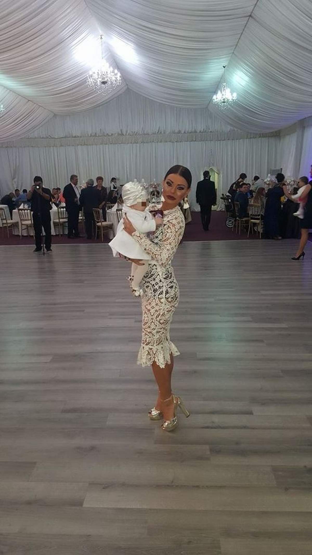 VIDEO / Ana Mocanu a "rupt: ringul de dans la botezul fetiţei prietenei ei! Asistenta "păcătoasă" a luat bebeluşul în braţe şi s-a dezlănţuit