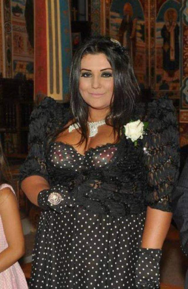 FOTO / A topit kilogramele în plus şi e de nerecunoscut! Bianca Rus, mai sexy ca niciodată într-o rochie super scurtă