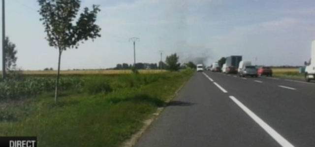 VIDEO / Explozie în lanţ la Mihăileşti după ce un tir cu butelii a luat foc