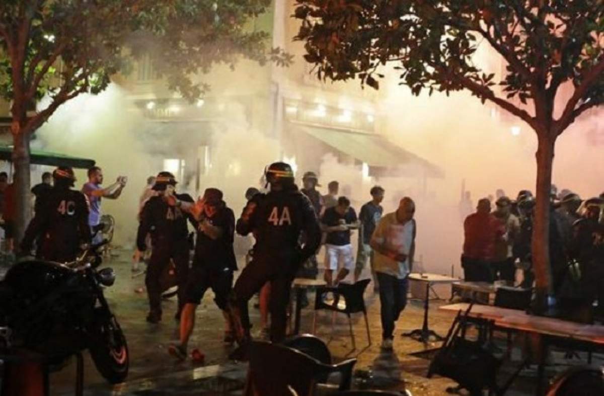 FOTO / Poliţia franceză este în alertă! Ciocniri violente între fanii ruşi şi cei englezi, la Marsilia