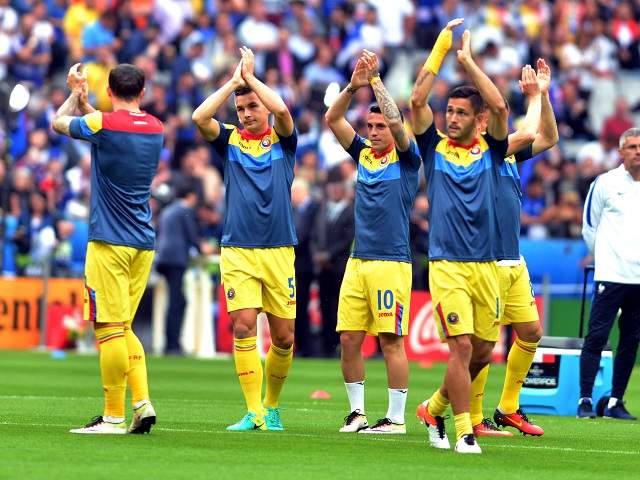 GALERIE FOTO / Avem cele mai tari imagini de la meciul Franţa – România! Fete frumoase, suporteri minunaţi şi fotbalişti de top!