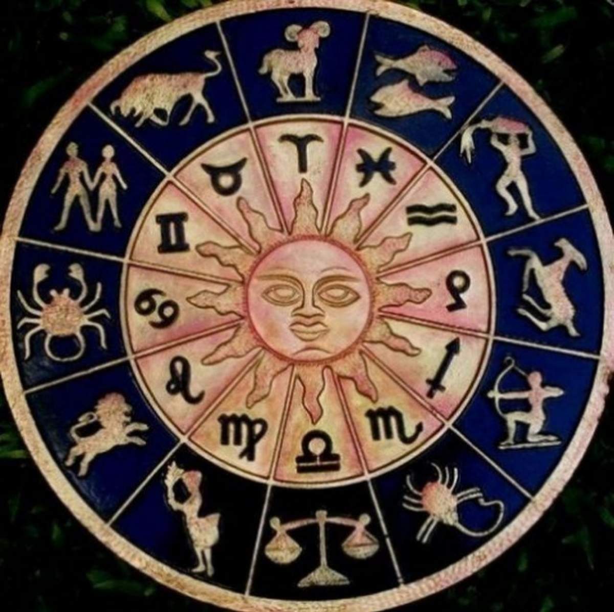 Horoscop dragoste săptămâna 13-19 Iunie: Capricornii îşi găsesc jumătatea