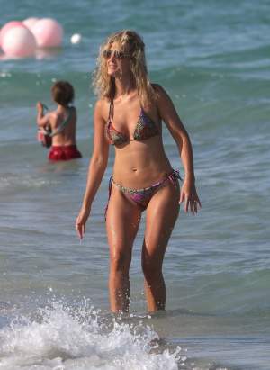 FOTO / După două naşteri, soţia lui Radamel Falcao e HOT! A ieşit pe plajă în bikini minusculi şi toată lumea a admirat-o