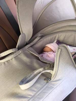 Prima imagine cu fetiţa Andreei Tonciu după ce a fost externată de la Maternitate