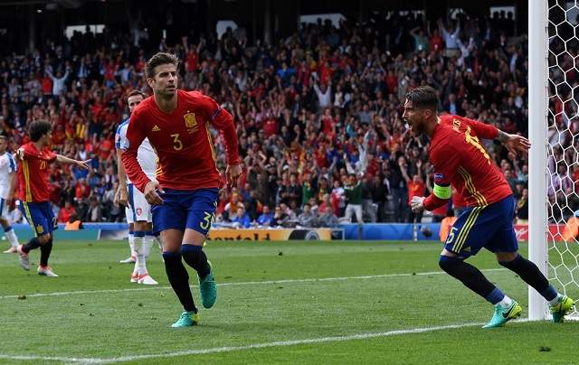 FOTO / EURO 2016: Spania - Cehia 1-0, în Grupa D! Pique a făcut-o fericită pe Shakira!
