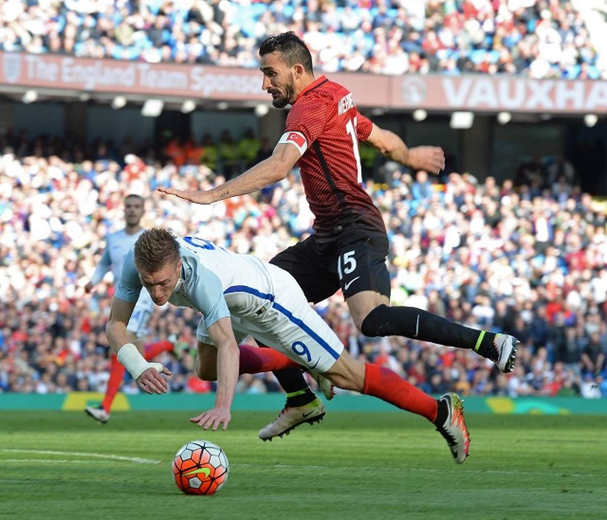 FOTO / Şoc la EURO 2016! Un star al Angliei a fost prins într-o ipostază scandaloasă!