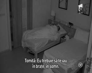 VIDEO / Scene incendiare pe "Insula Iubirii"! Elena îşi încheie seara în pat cu ispita