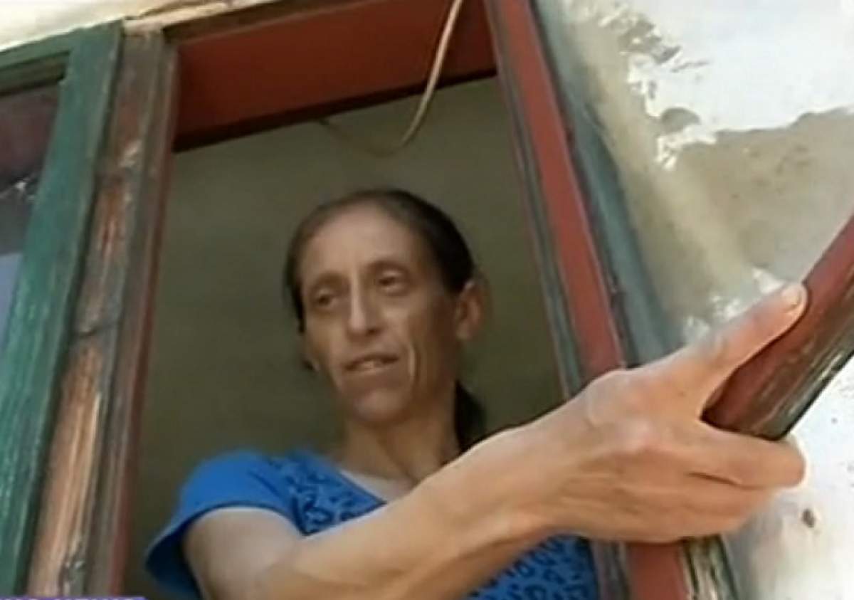 VIDEO / Mama celor opt copii care trăiesc în sărăcie lucie, de negăsit! A lăsat mâncarea pe foc și a fugit