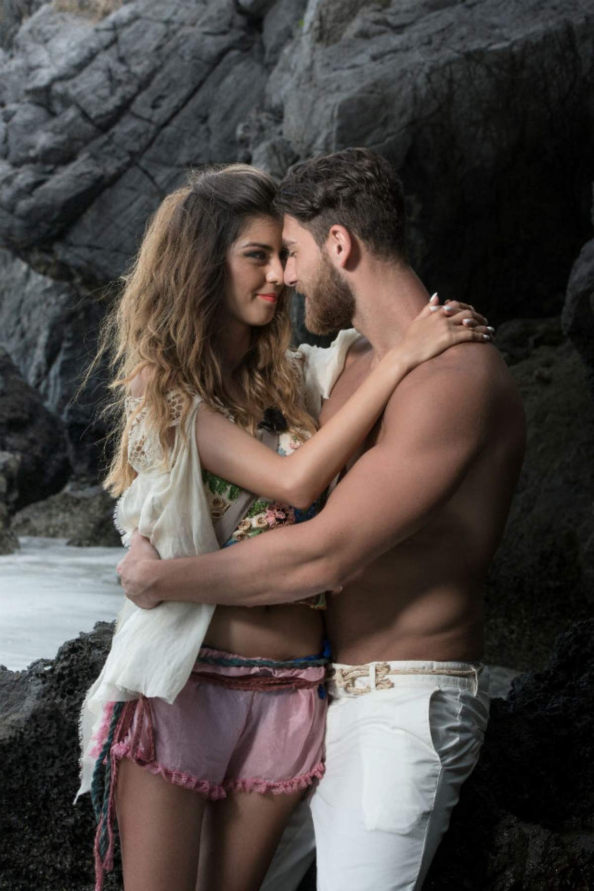 FOTO / Adrenalina a atins cote maxime la „Temptation Island – Insula iubirii”! Patru dintre cupluri au făcut bungee jumping, salturi cu paraşuta, tirolianã şi au înotat cu rechinii în Pattaya