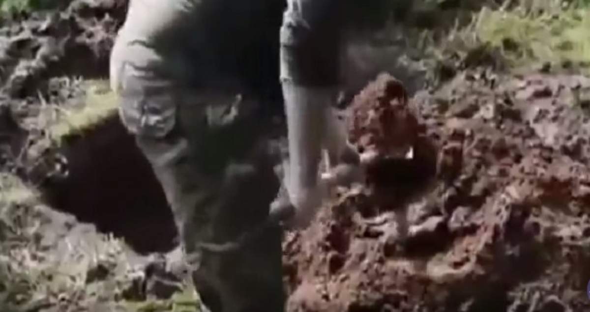 VIDEO ŞOCANT! Un soldat ucrainean a fost îngropat de viu de separatiştii ruşi