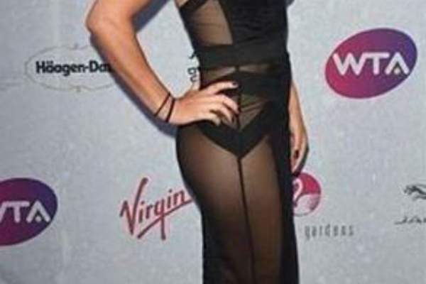 Simona Halep şi Sorana Cîrstea le-au pus pe tuşă pe celelalte jucătoare de tenis. Româncele au făcut furori la petrecerea de la Wimbledon