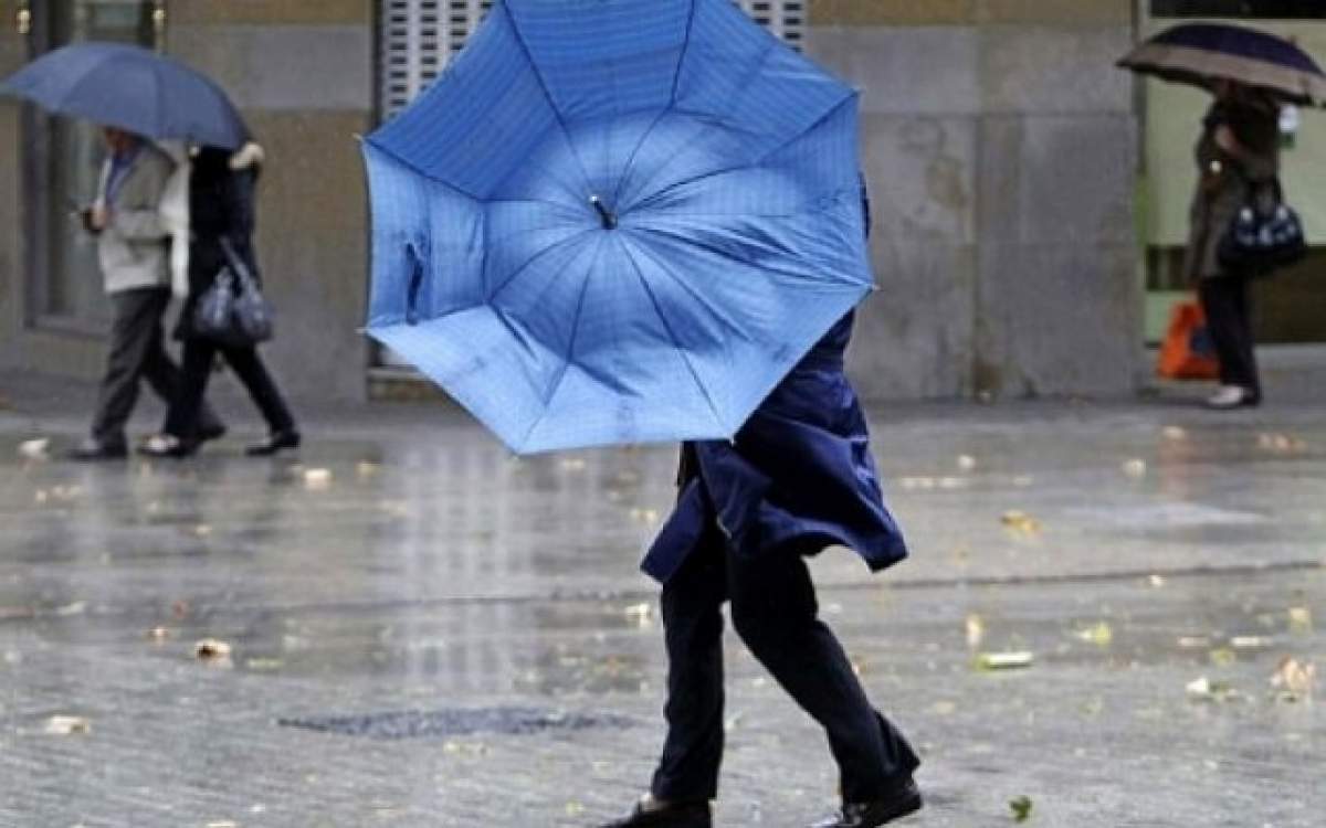 O nouă avertizare meteo! A fost emis COD GALBEN de ploi, grindină şi vânt