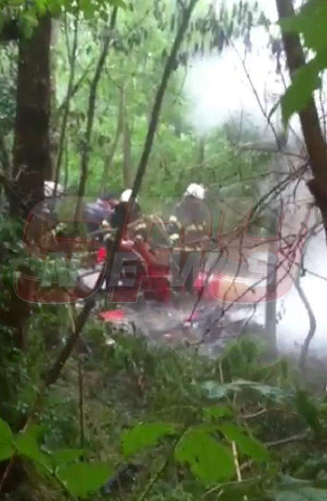 FOTO & VIDEO / Imagini tulburătoare surprinse imediat după ce elicopterul SMURD s-a prăbuşit în Republica Moldova. Cei 4 salvatori români nu au avut nicio şansă