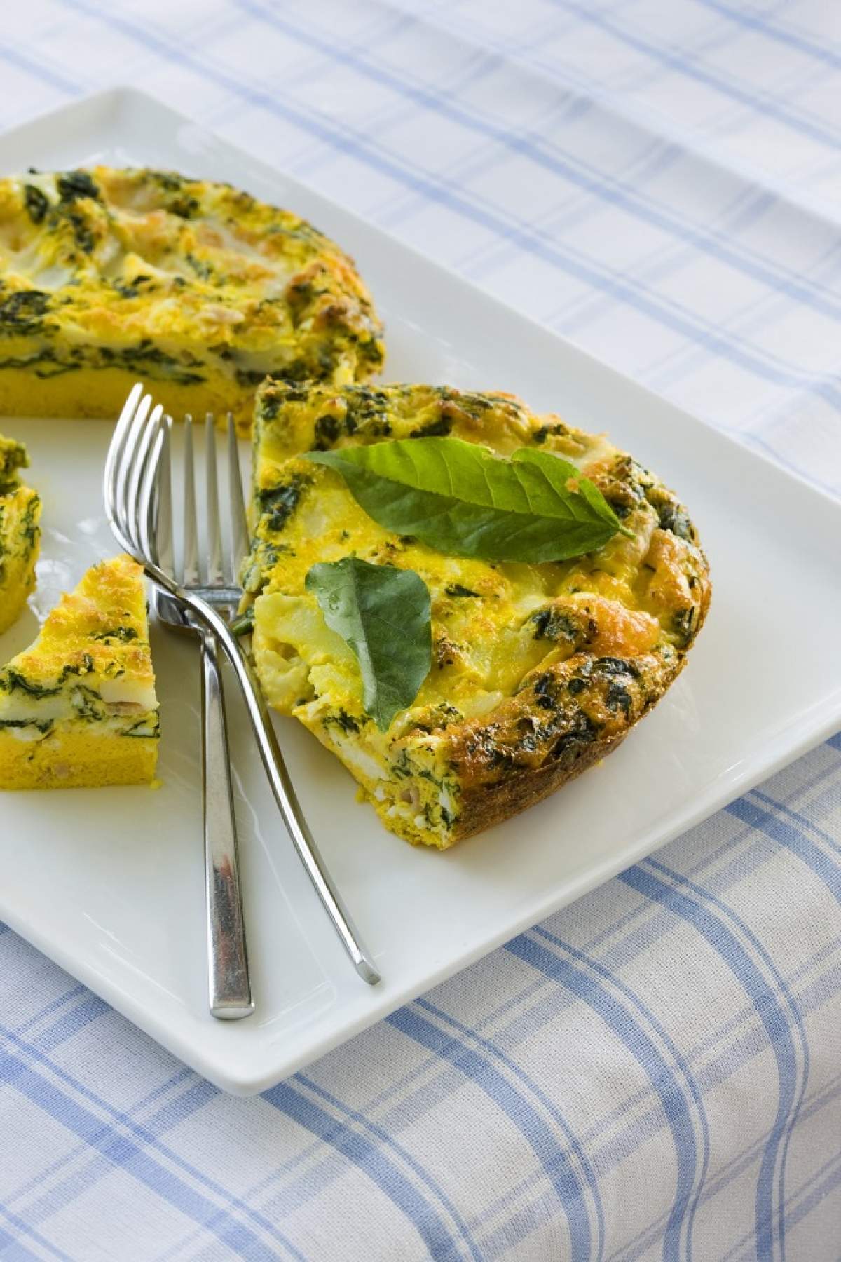 REŢETA ZILEI - LUNI: Omletă "Fitness"! Începi să mănânci de mâine dimineaţă şi aproape că nu trebuie să dai pe la sală