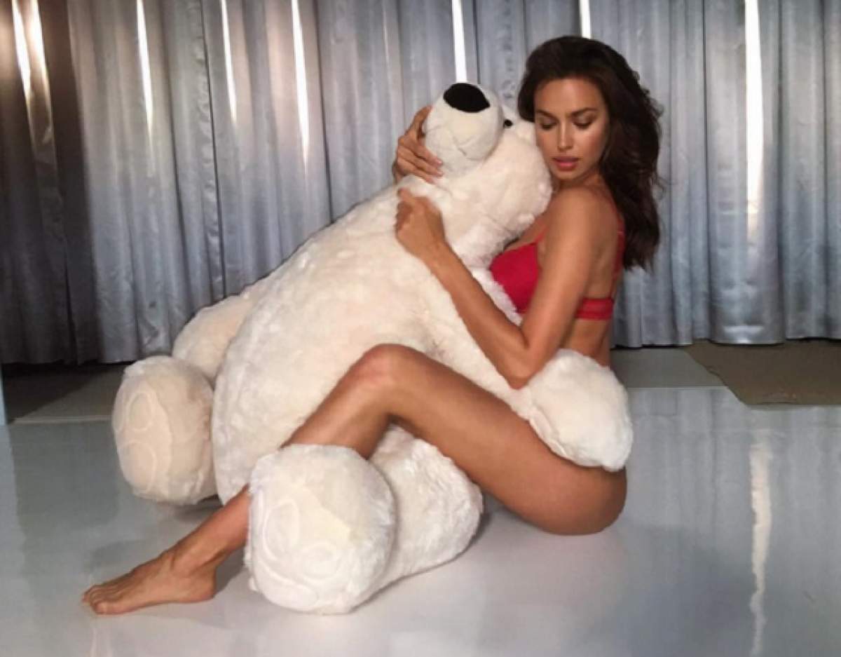 FOTO / Irina Shayk, apariţie de senzaţie pe covorul roşu! E o ţinută simplă, pe care o poţi purta chiar şi tu şi să arăţi FABULOS