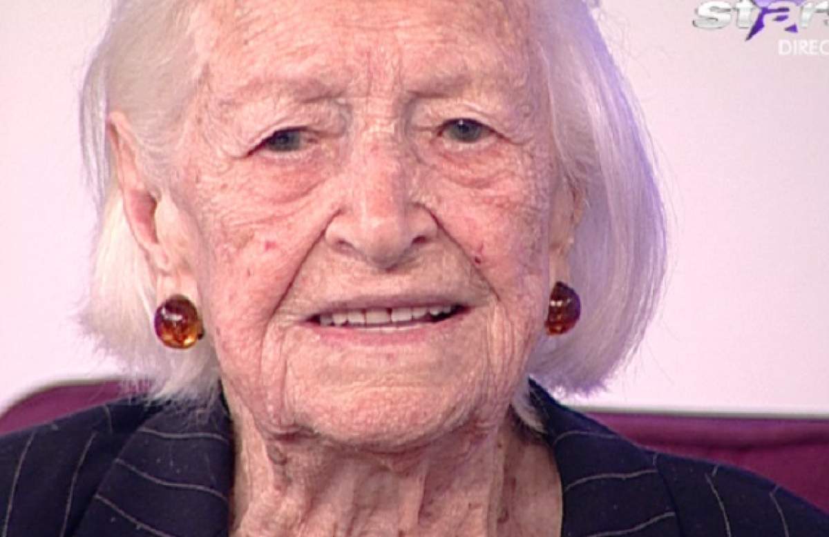 VIDEO / La 107 ani cântă şi taie lemne! Măicuţa Varvana, poveste într-un secol de viaţă