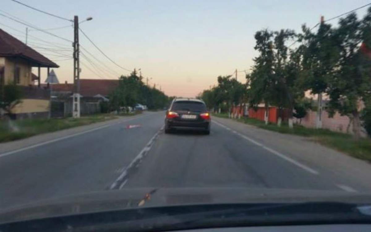 O şoferiţă din Gorj s-a răzbunat pe un cocalar care voia să o "combine" în trafic. Gestul ei a devenit viral
