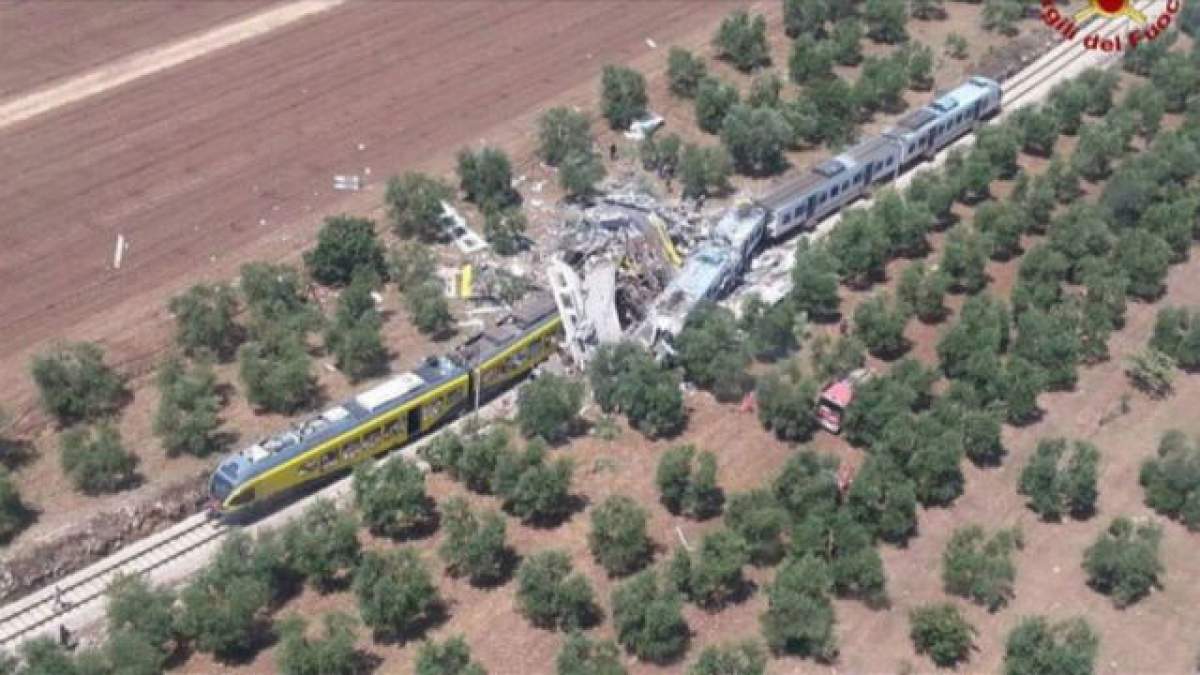 VIDEO / Două trenuri s-au ciocnit în sudul Italiei! Cel puţin zece morţi şi zeci de răniţi