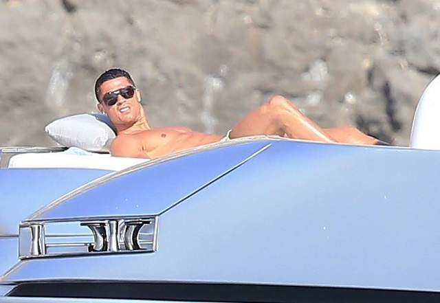 FOTO / Nimeni nu şi-ar fi închipuit aşa ceva! Ultima aroganţă făcută de Cristiano Ronaldo! Imagini FABULOASE!