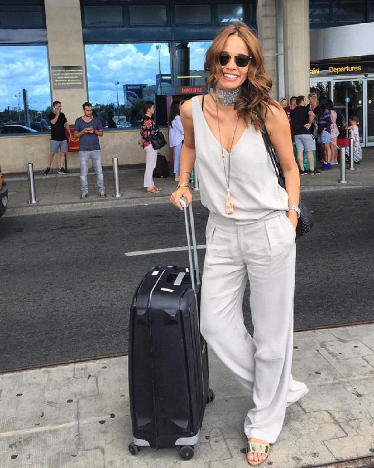 VIDEO / Andreea Raicu, urmărită în aeroport! Se întâmplă încontinuu de cinci zile