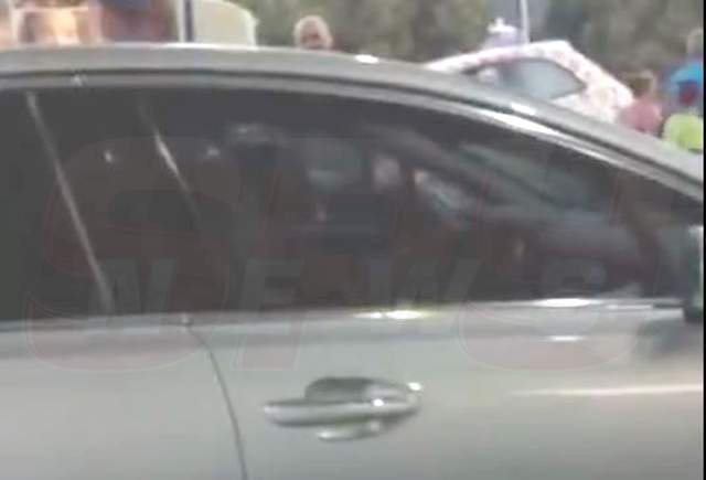 Păi ce-ai făcut, măi, nene, măi? Blonda combinată de Vârciu, la mare, comportament HORROR! Video