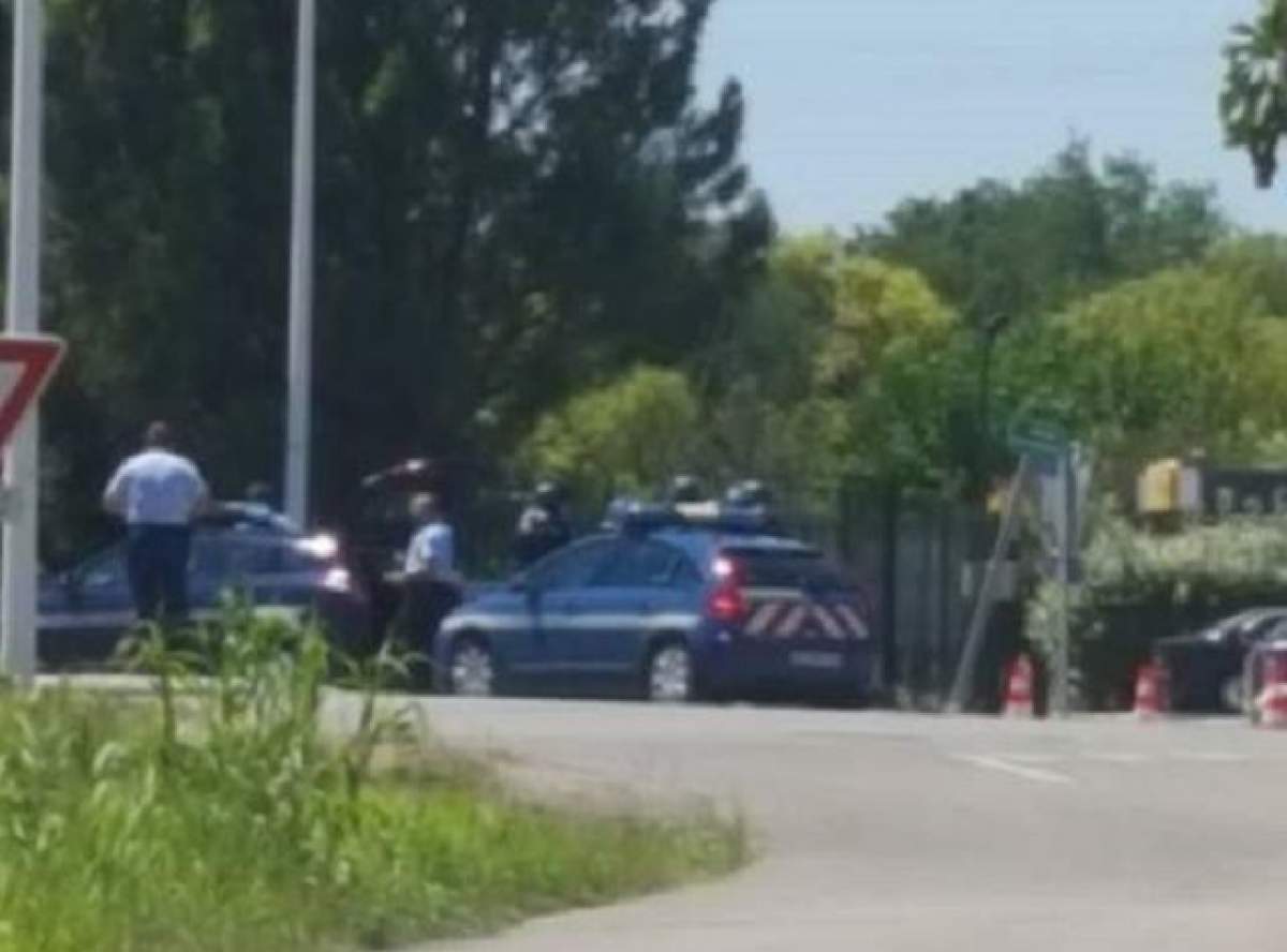 Un bărbat înarmat cu un dispozitiv exploziv a fost reţinut într-un hotel din Franţa! Incident în desfăşurare