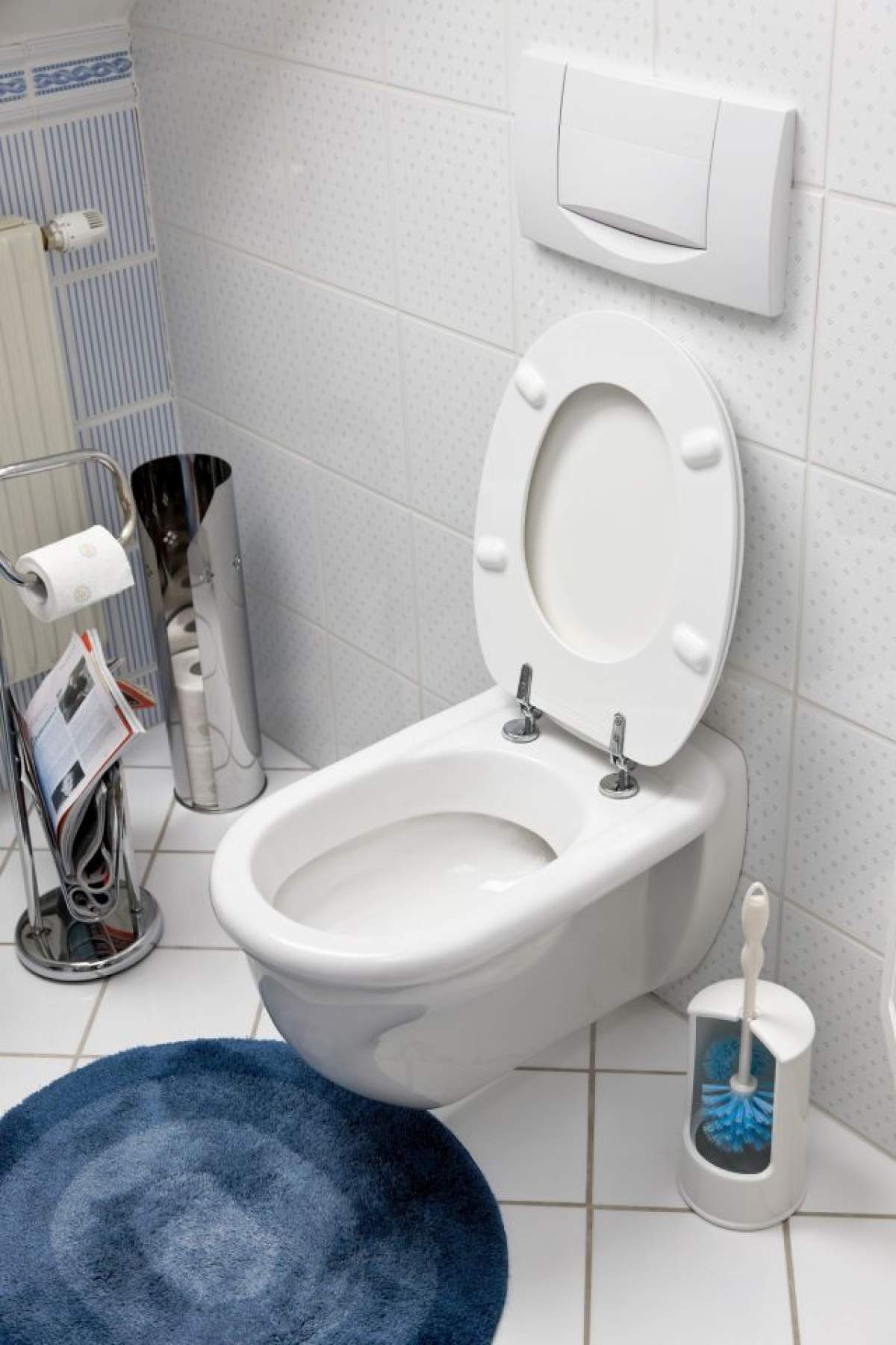 Curăță toaleta cu cele mai neconvenționale lucruri pe care le ai în casă