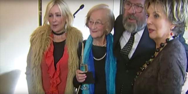 VIDEO & FOTO / Doliu în lumea cinematografiei! Actriţa Caroline Aherne a murit la 52 de ani