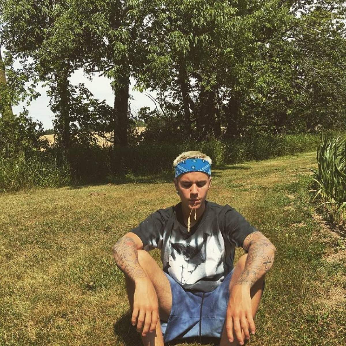 VIDEO /Justin Bieber a plecat în parc să caute Pokemoni, iar reacția fanilor este de NEPREȚUIT! Așa ceva nu s-a mai întâmplat până acum