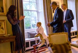 FOTO / Sărbătoare mare în FAMILIA REGALĂ a Marii Britanii! Fotografia cu Prinţul George a făcut înconjurul lumii